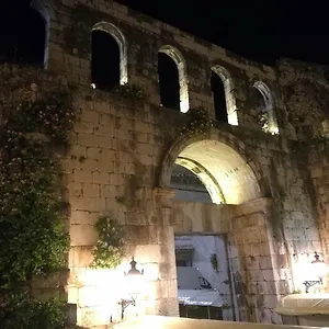 Diocletians Palace For Two Apartamento Split